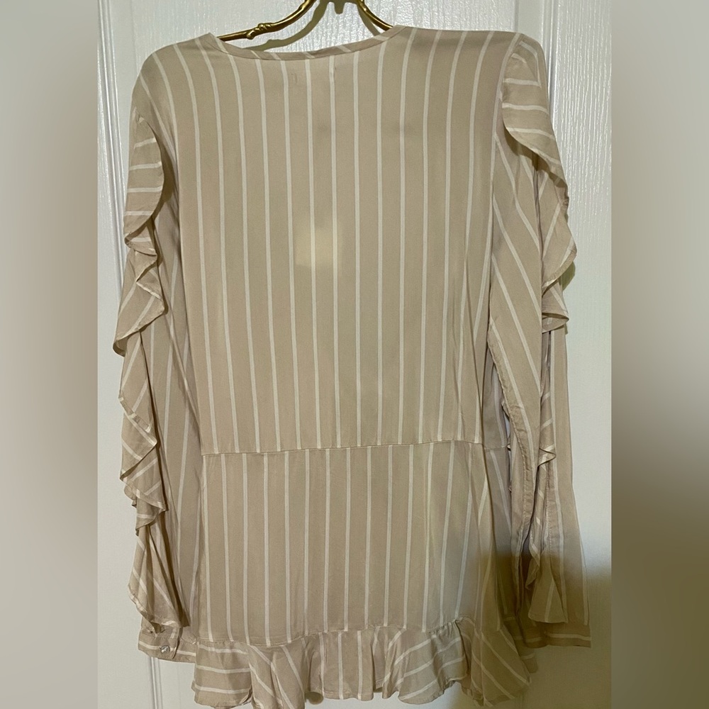 LEITH Ruffled blouse Size M - Picture 4 of 9